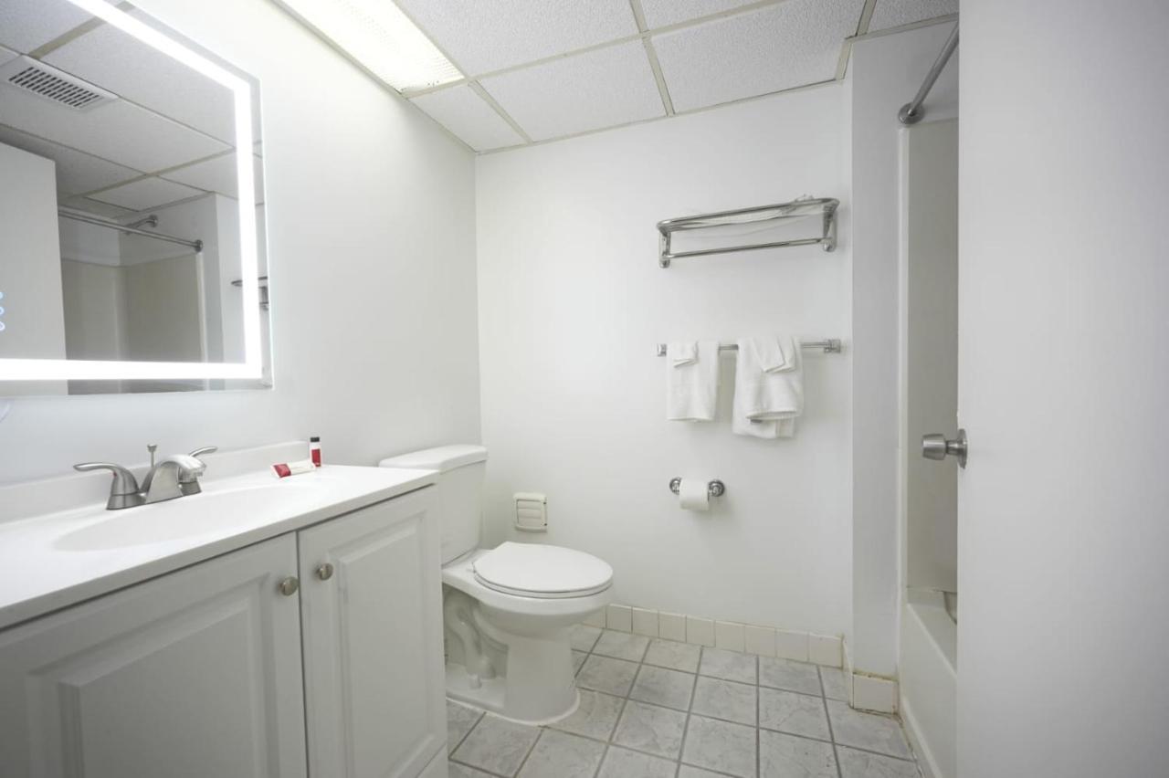 Greenwoods Inn & Suites Berlin المظهر الخارجي الصورة